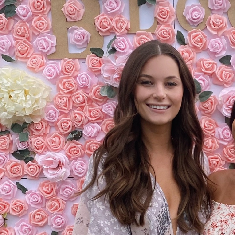 Meet your Posher, Olivia